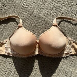 FANTASIE beige lightly padded bra with lace details